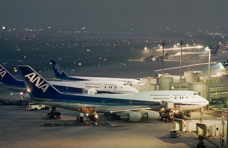 ana-b747night.jpg