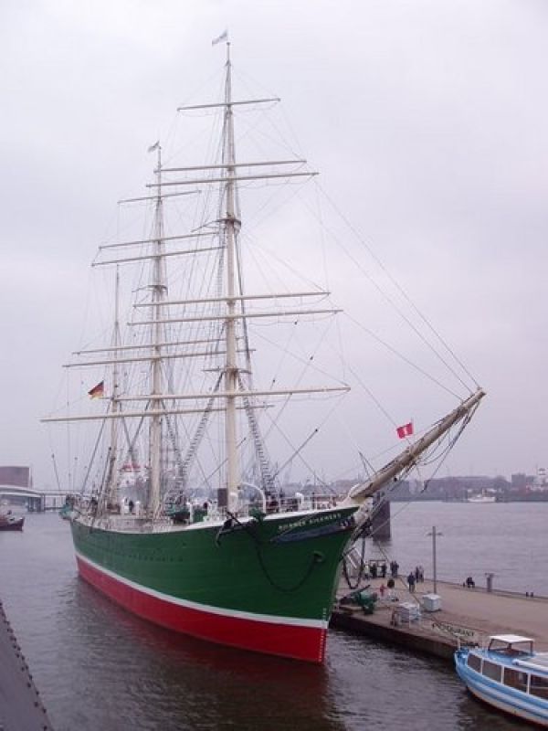 hamburg-schiff.jpg