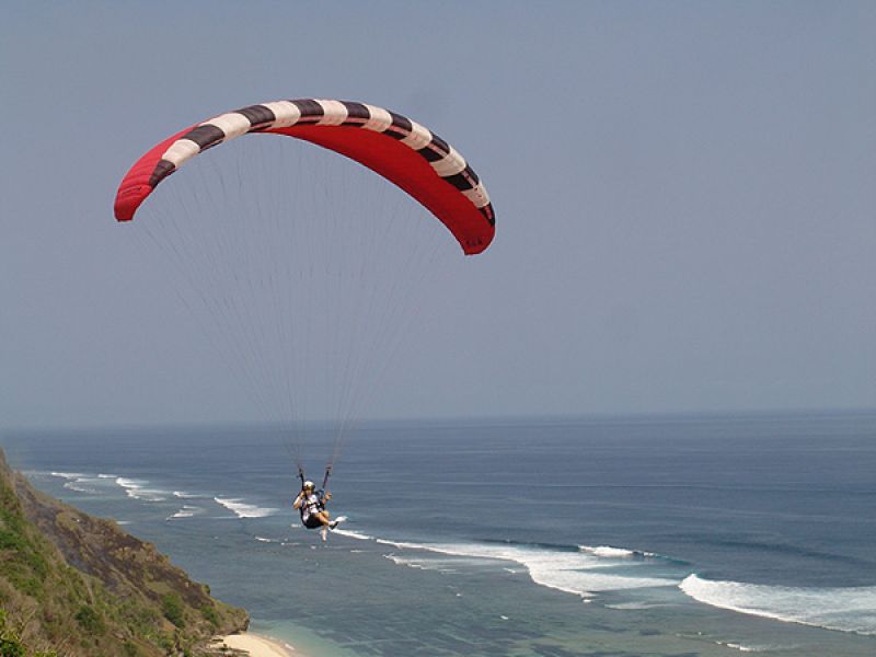 parachutist-b10.jpg