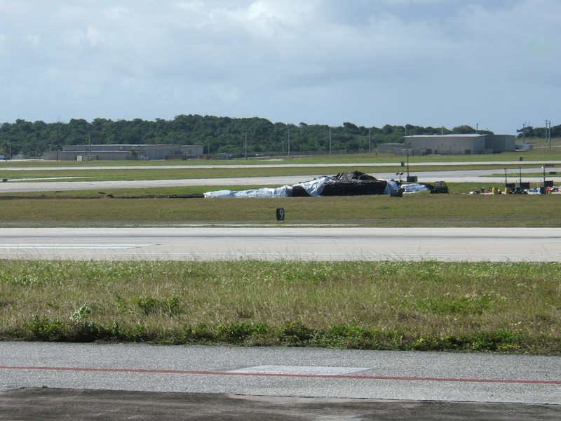 USAF-B-2-crash-Guam2.jpg
