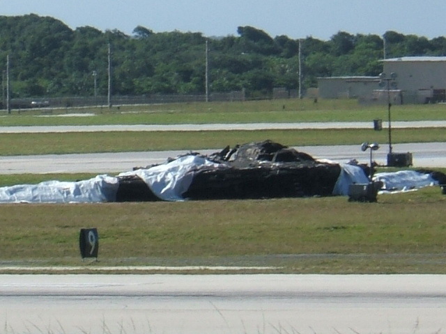 USAF-B-2-crash-Guam3.jpg